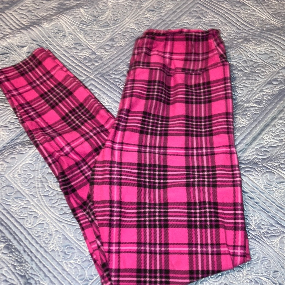 Woman’s LuLaRoe OS leggings